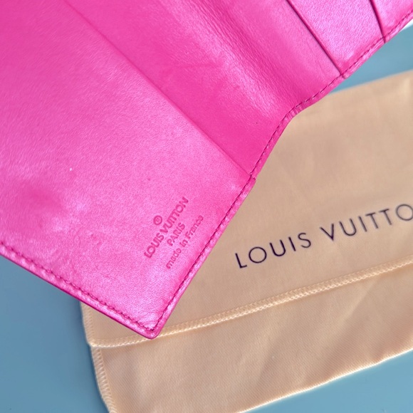 LV Card Holder - Picture 7 of 9